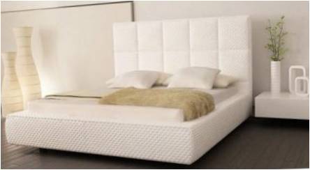 Idėjos įkurti miegamasis su baltu lova