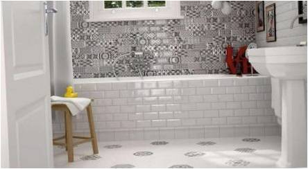 Plytelių į kratinys stiliaus vonios kambario interjerą