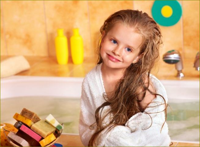 Kodėl vaikų valomojoje kosmetikoje neturi būti jokių kenksmingų priedų