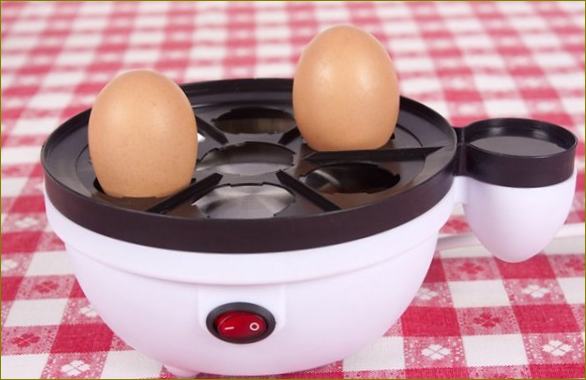 Kiaušiniai kiaušinių virimo aparate