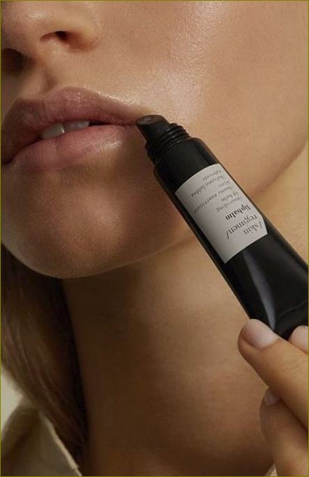 Efektyviausi lūpų priežiūros produktai (nuotr.: @comfortzonerussia) Nuotrauka Nr. 1