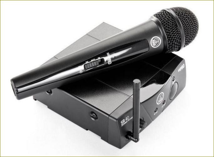 Geriausi biudžetiniai mikrofonai AKG WMS40 Mini Single Vocal Set
