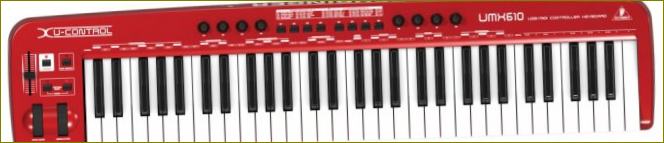 Paveikslėlyje - BEHRINGER UMX610 MIDI klaviatūra