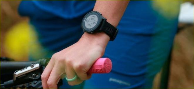 9 sportinių laikrodžių su širdies ritmo monitoriumi modelių apžvalga. Kuris ir kodėl?