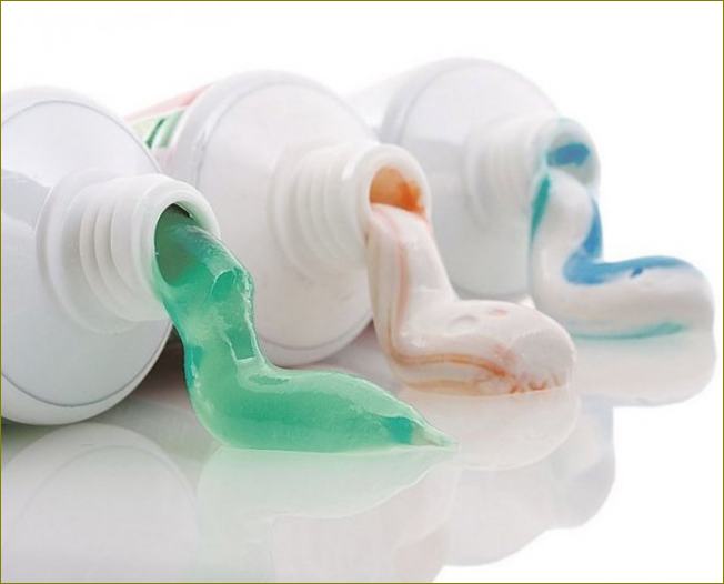 7 geriausios dantų pastos, kurios neleidžia susidaryti dantų akmenims