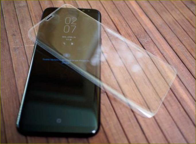 Apsauginis stiklas gali sumažinti ekrano ryškumą