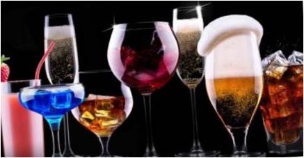 Patarimai apskaičiuoti vestuvių alkoholio ir nealkoholinių gėrimų kiekį